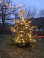 Weihnachtsbaum in Isert am Spielplatz 2025
